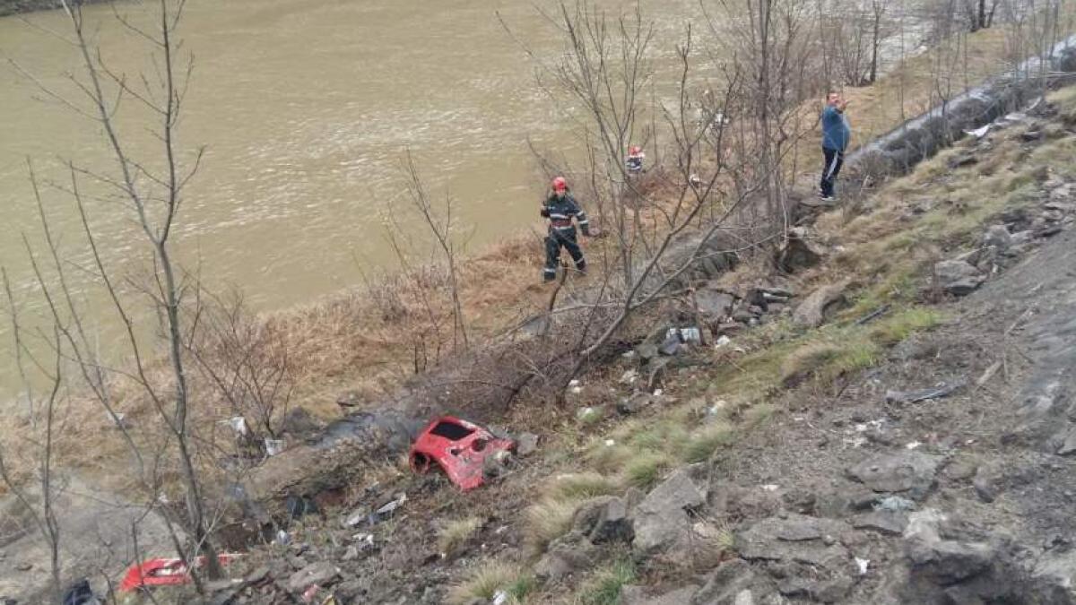 Accident Grav Pe Valea Oltului O Ma In A Plonjat N R Ul Olt