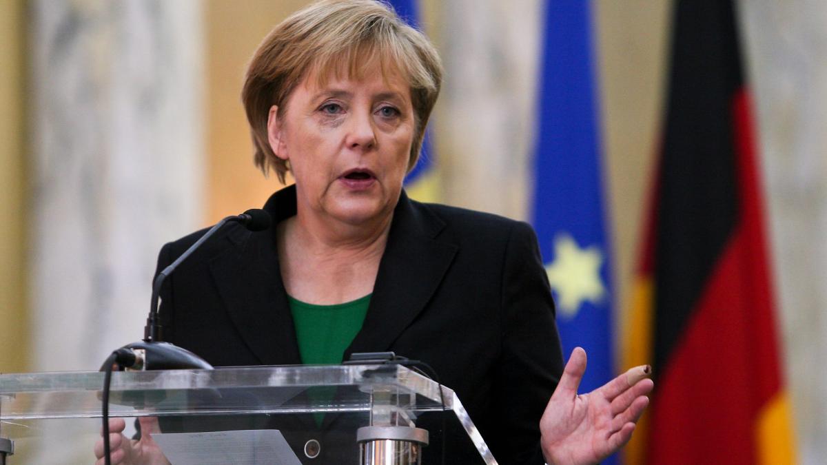 Angela Merkel pledează pentru continuarea dialogului cu Rusia cere