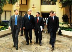 Experimentul american în România: primul cuplu homosexual pus în fruntea unei ambasade SUA. Diplomaţii şi "political appointees" din ultimii 22 de ani