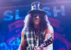 Show rock impecabil cu Slash şi 'conspiratorii'