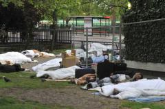 Tabără de romi în centrul Londrei: "Regina îşi protejează oamenii. De aia am venit din România!"