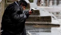 Cerșetor demascat de jandarmi la pelerinajul de la moaștele Sfântului Dimitrie din Capitală