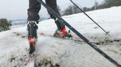 Persoanele cu dizabilități vor putea schia pe mai multe pârtii din țară