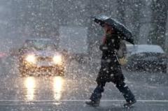 Polei, zăpadă, vânt cu intensificări, în Capitală