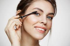 Esti incepatoare la capitolul machiaj? Iata ce produse makeup ar trebui sa ai in trusa!