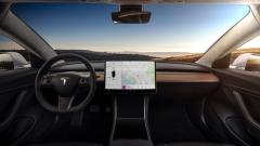 Tesla se pregăteşte să deschidă centrul din Bucureşti şi caută angajaţi