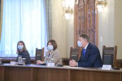 Președintele Klaus Iohannis reia, marți, consultările cu partidele politice