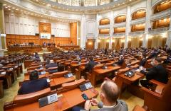 A renunțat la mandatul de parlamentar 