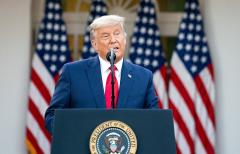 Pelosi îl somează pe Trump să semneze planul de asistenţă, pentru evitarea unui blocaj instituţional