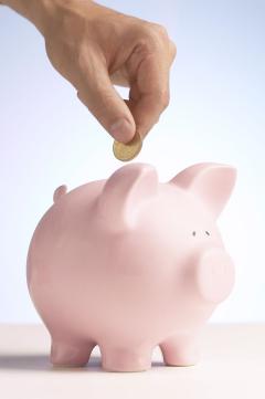 Românii, prea săraci să economisească