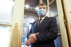 Ciolacu atacă: Guvernul vrea să îngheţe mai multe venituri, inclusiv salariile profesorilor