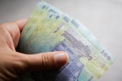 Cu cât va crește salariul minim în 2021
