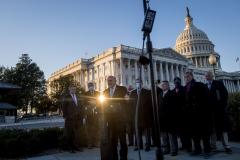 Primul membru al Congresului american răpus de COVID-19