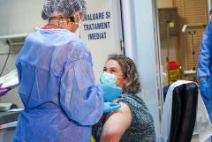 Vaccinare anti-COVID cu viteza melcului