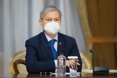 Cioloș îl pândește pe Barna să greșească