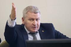 Atac sub forma unei pilde pentru Ludovic Orban. „Zeul tot Zeu. Vrea fotoliul ăl mai mare, bufonii să îl distreze”
