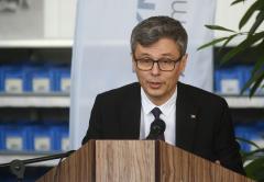 Furnizorii, obligaţi să prezinte clientului cea mai bună ofertă