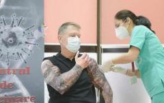 Reacții după vaccinarea președintelui Klaus Iohannis: „Noul brand de țară”. Top al meme-urilor