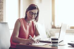 Peste 60% dintre angajații de la nivel global lucrează la distanță