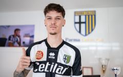 Transfer record. Dennis Man a semnat pentru Parma