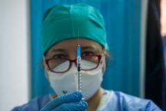 Vaccinarea în România: 18.256 doze de vaccin Pfizer și 8.501 de doze de vaccin Moderna administrate în ultimele 24 de ore. În total, 638.000 de români au fost vaccinați
