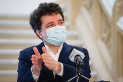 Nicușor Dan: Introducerea autobuzelor școlare în București a fost o măsură populistă, în condițiile în care au deservit doar șase școli din cele 600