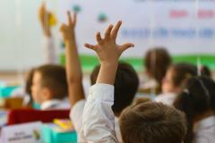 Elevii critică noua structură a anului școlar 2021-2022. Ei se plâng că nu a existat o dezbatere publică