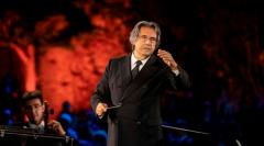 Strigătul maestrului Riccardo Muti: „Tăcerea ne lasă pierduți. Nu mai putem face teatru în streaming”