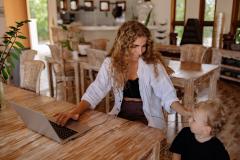 O sarcină obligatorie: echilibrul între familie şi job 