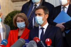 Ministrul Sănătății din Franța avertizează că există posibilitatea introducerii vaccinării obligatorii anti-COVID pentru personalul medical