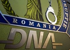 Grefieră de la Tribunalul Bihor, trimisă în judecată pentru falsificarea de acte pentru înmatricularea a 34 de autoturisme fără plata taxei de poluare