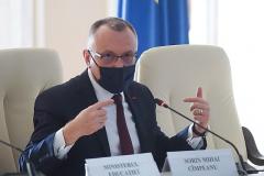 Ministrul Educaţiei propune scurtarea semestrului al doilea cu o săptămână