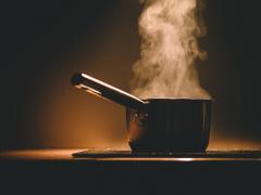 Protecția consumatorului vulnerabil de energie, abureală electorală
