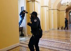 Autorul atacului de la Capitoliu a murit