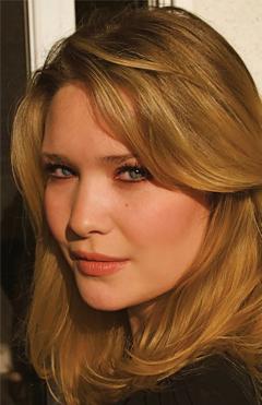Sarah J. Maas intră în producție TV în studiourile Disney!