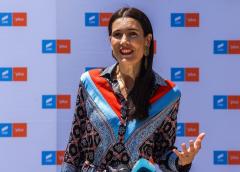 Luptându-se cu propriii subalterni, Clotilde Armand pune bețe în roate măsurilor de restricție luate de Guvern