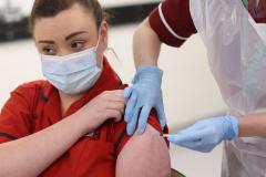 Studiu britanic. O singură doză de vaccin Pfizer nu protejează împotriva noilor tulpini SARS-CoV-2