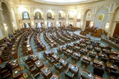 Un milion pe an costă mentenanța sistemului de vot din Plenul Camerei Deputaților