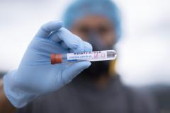 230 de cazuri noi de COVID-19 în ultimele 24 de ore, în România