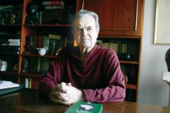 „Oamenii trag la un car înnămolit și nici măcar nu știu încotro să-l ducă. Ne afundăm în marasm și sărăcie”