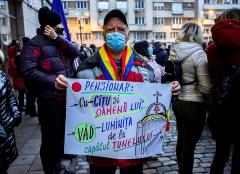 Pensionarii ies în stradă nemulțumiți de nivelul de trai