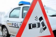 Un microbuz cu călători a lovit un autoturism, în Galați. Mai multe persoane primesc îngrijiri medicale