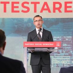 PSD despre Cîțu: De atâta anti-baronism PSD, Cîțu a ajuns să pupe poala baronului suprem Flutur