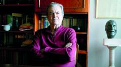 Cum a răspuns partea română la acuzațiile sovieticilor, potrivit cărora Dumitru Popescu „își bate joc” de poporul rus în cartea „Pumnul și palma”: „Noi nu cerem nimănui aprobare despre modul în care ne scriem propria istorie”