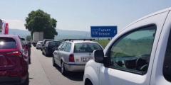 Virusul lovește după miezul nopții și-i ocolește pe cei aflați în tranzit