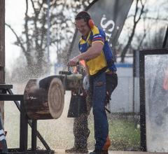 Ionel Mariniță este cel mai bun tăietor de lemne din ţară