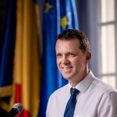 Liderul deputaților USR PLUS, Ionut Moșteanu face un apel la premier „să nu arunce țara în criză”