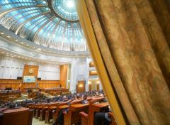 Ședința de la Parlament covocată pentru a stabili calendarul moțiunii de cenzură, amânată din nou