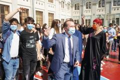 VIDEO Deschiderea noului an școlar: Florin Cîțu a cântat și a dansat la Colegiul "Gheorghe Lazăr" din Capitală