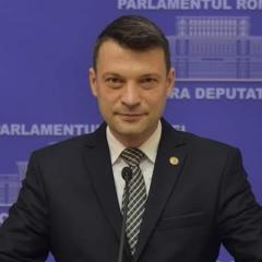 Deputat USR: Florin Cîțu nu a vrut să joace, dar vrea să câștige cu 3-0